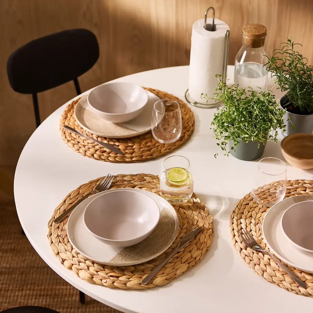 soare-place-mat-water-hyacinth__1402638_pe969176_s5.webp