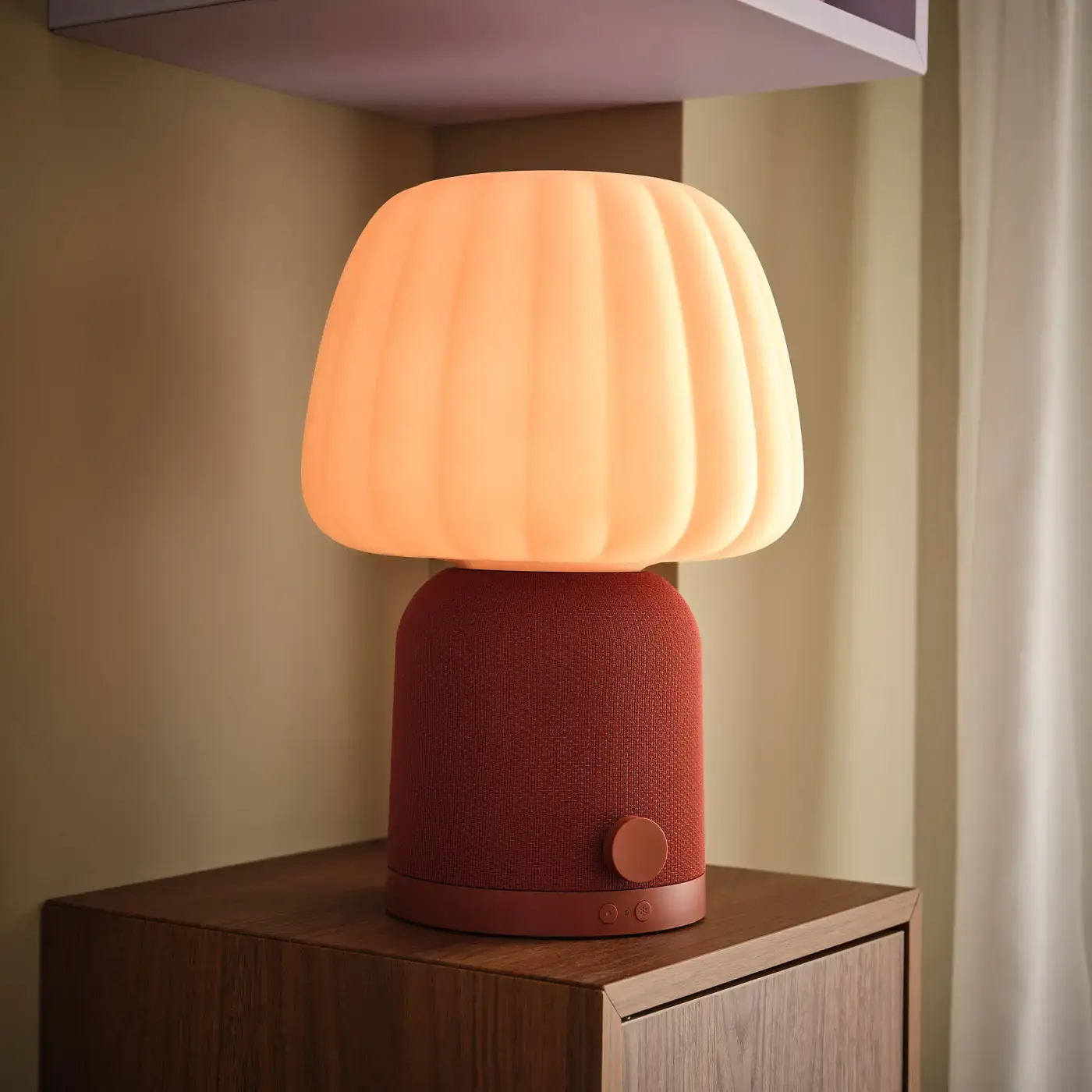 kulglass-bluetooth-speaker-lamp-red-brown-pink__1483832_pe1001364_s5.webp